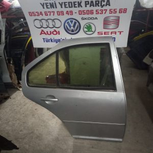 Volkswagen Bora Çıkma Sağ Arka Kapı